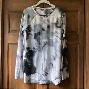 5/$15 Tek Gear Casual Shades of Gray LS Tee Medium